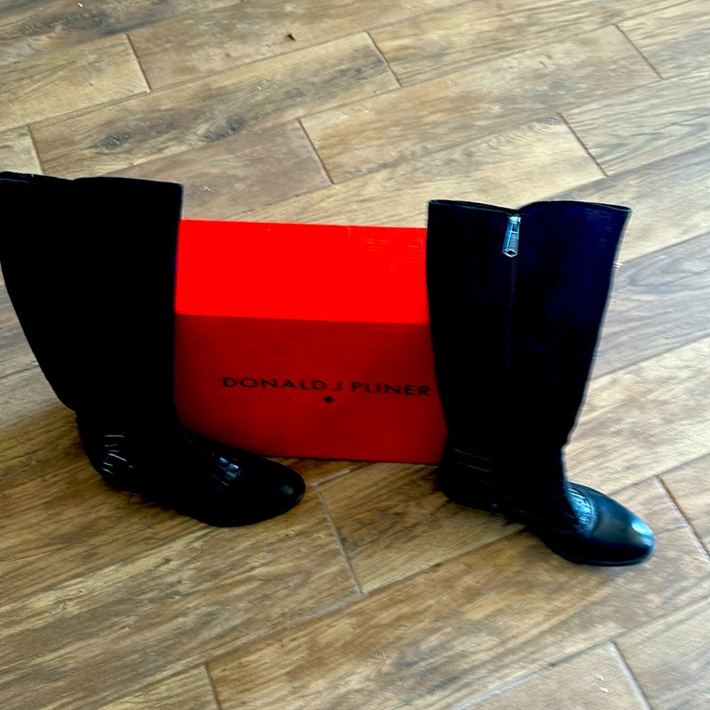 Donald J Pliner ladies dress boots